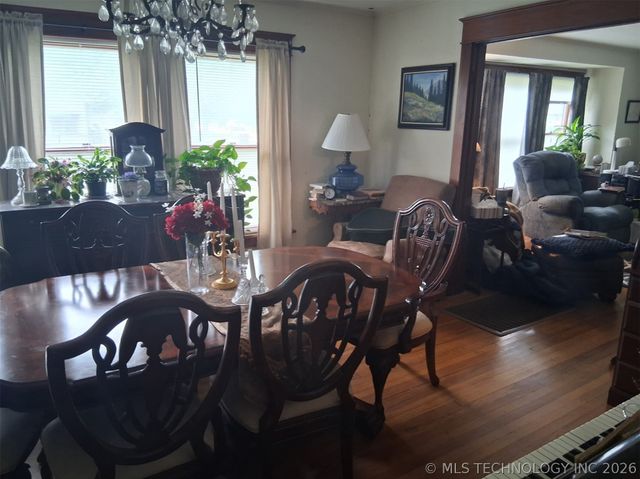 1202 W Broadway Street, Henryetta, OK 74437