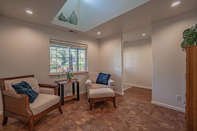 1025 Anglers Place, Shady Cove, OR 97539