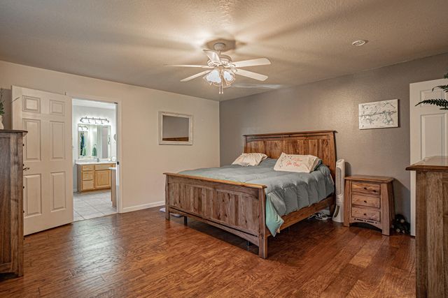 1025 Anglers Place, Shady Cove, OR 97539