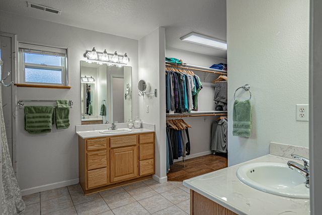 1025 Anglers Place, Shady Cove, OR 97539