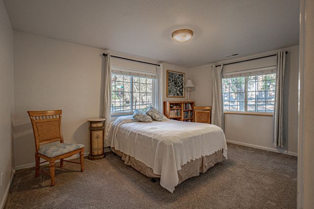 1025 Anglers Place, Shady Cove, OR 97539