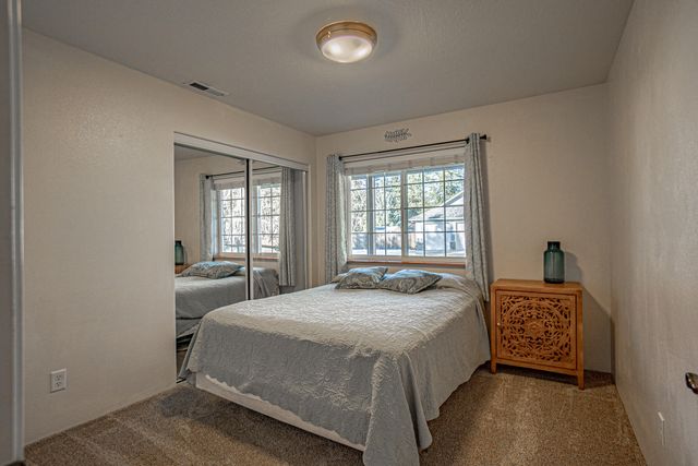 1025 Anglers Place, Shady Cove, OR 97539