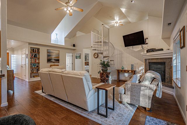 1025 Anglers Place, Shady Cove, OR 97539