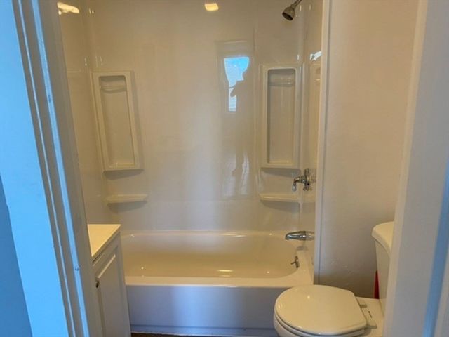 187 Newbury St 03, Lawrence, MA 01841