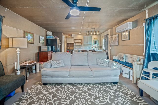 1483 County Road 2435, Hico, TX 76457