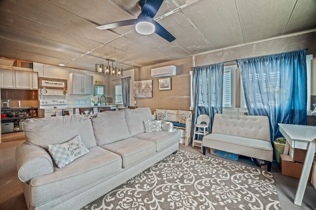 1483 County Road 2435, Hico, TX 76457