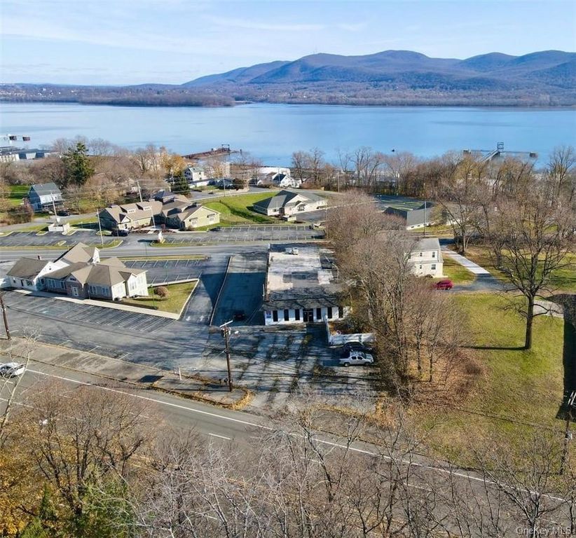 3054 Us Route 9W, New Windsor, NY 12553 — exterior