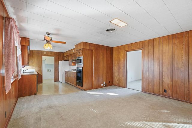 1512 White Way Drive, Arlington, TX 76013