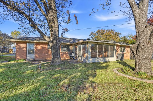 1512 White Way Drive, Arlington, TX 76013