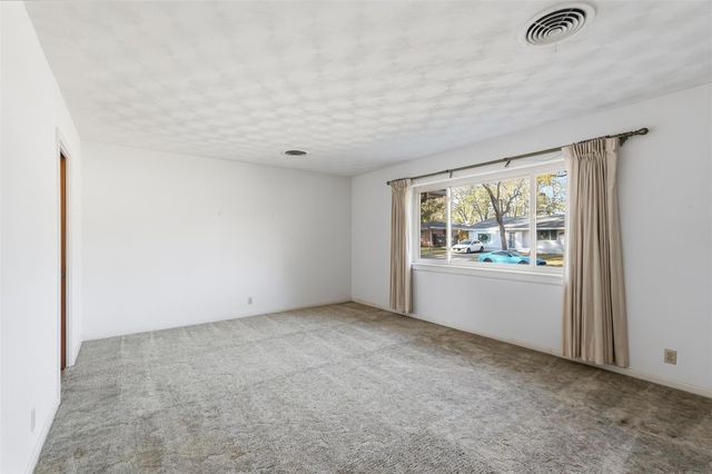 1512 White Way Drive, Arlington, TX 76013