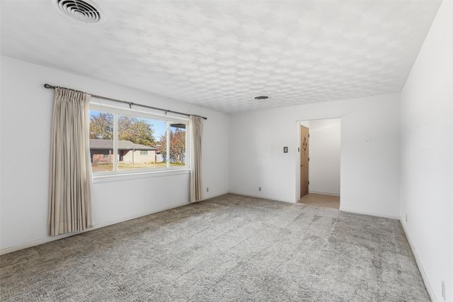 1512 White Way Drive, Arlington, TX 76013