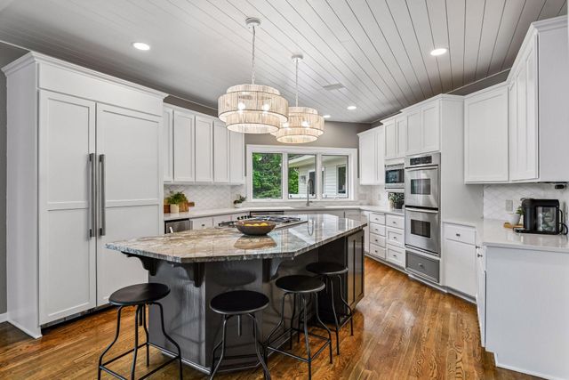 1615 Northridge Drive, Wayzata, MN 55391