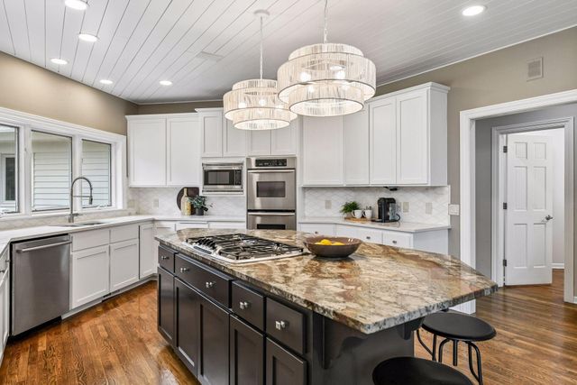 1615 Northridge Drive, Wayzata, MN 55391