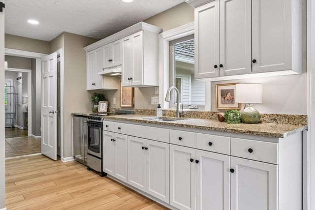 1615 Northridge Drive, Wayzata, MN 55391