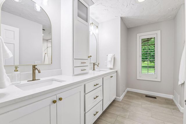 1615 Northridge Drive, Wayzata, MN 55391