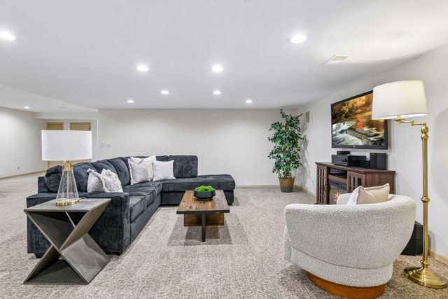 1615 Northridge Drive, Wayzata, MN 55391