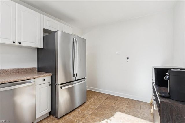 64 Anchorage DR, Newport News, VA 23602