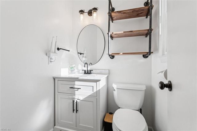 64 Anchorage DR, Newport News, VA 23602