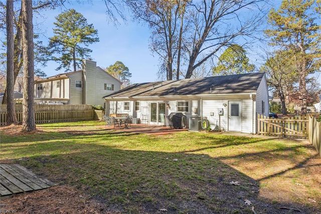 64 Anchorage DR, Newport News, VA 23602