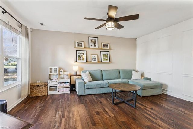 64 Anchorage DR, Newport News, VA 23602