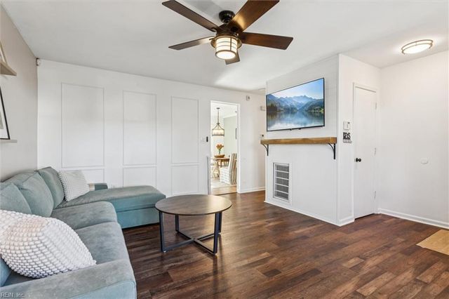 64 Anchorage DR, Newport News, VA 23602