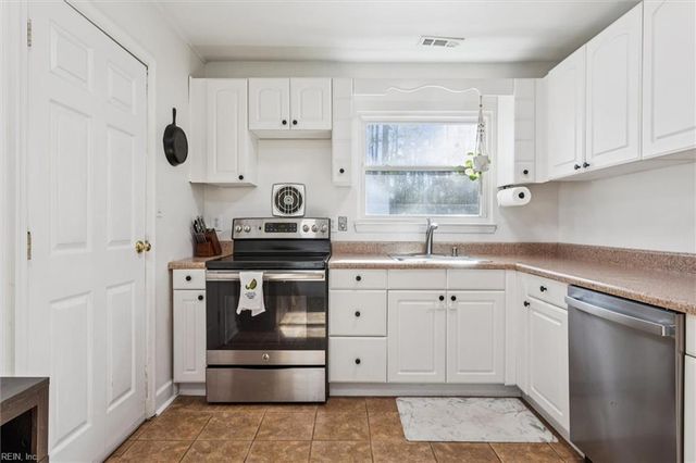 64 Anchorage DR, Newport News, VA 23602