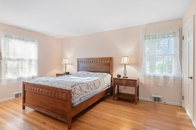 185 Redfern Dr, Longmeadow, MA 01106