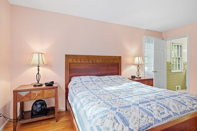 185 Redfern Dr, Longmeadow, MA 01106