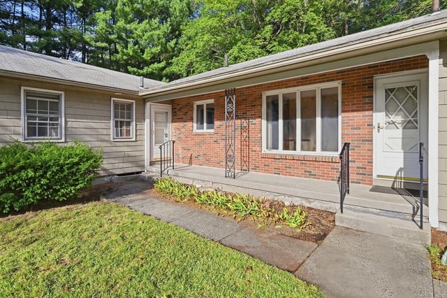 185 Redfern Dr, Longmeadow, MA 01106