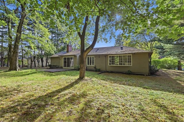 185 Redfern Dr, Longmeadow, MA 01106