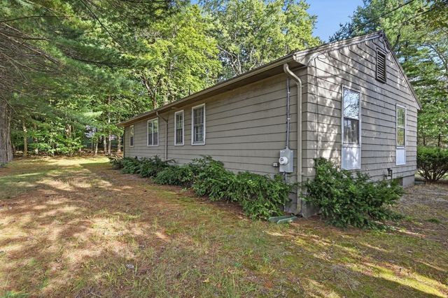 185 Redfern Dr, Longmeadow, MA 01106