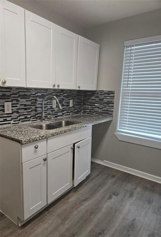 4834 Clover Street, Houston, TX 77033