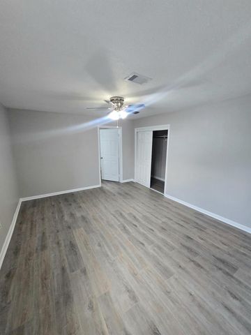 4834 Clover Street, Houston, TX 77033