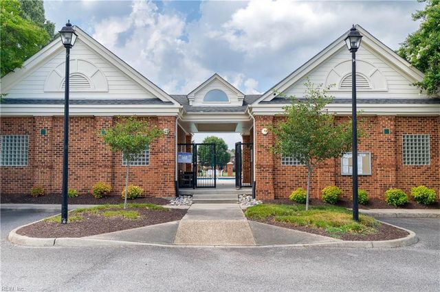 825 Great Marsh AVE, Chesapeake, VA 23320