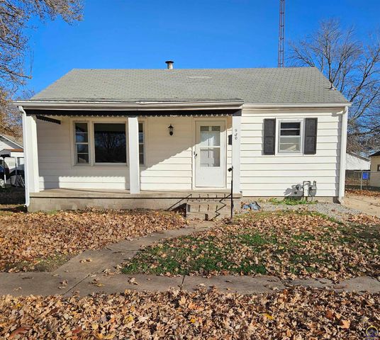 930 NE Kellam AVE, Topeka, KS 66616