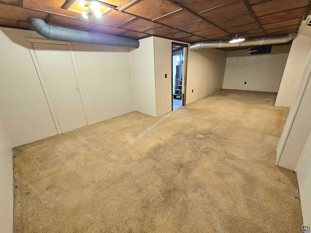 930 NE Kellam AVE, Topeka, KS 66616