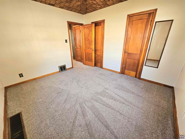 930 NE Kellam AVE, Topeka, KS 66616