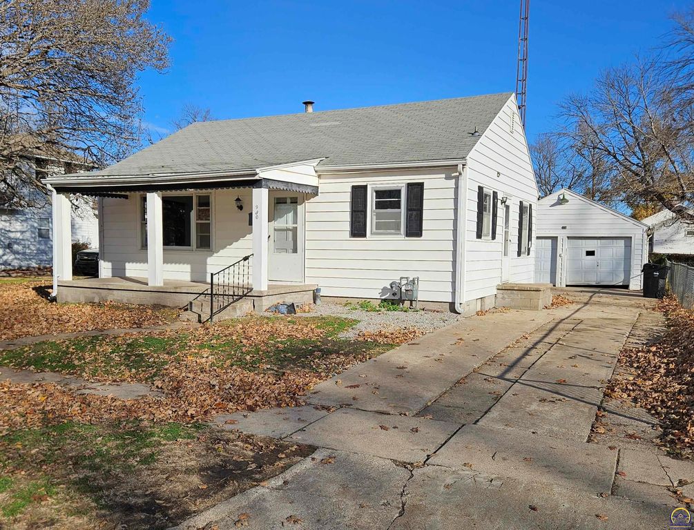 930 NE Kellam AVE, Topeka, KS 66616