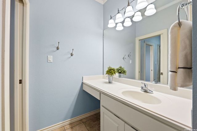 8255 Colonial Woods, Boerne, TX 78015