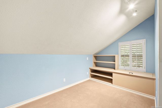 8255 Colonial Woods, Boerne, TX 78015