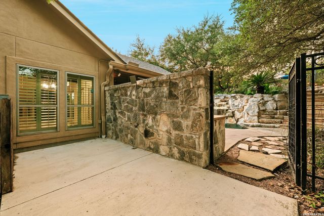 8255 Colonial Woods, Boerne, TX 78015
