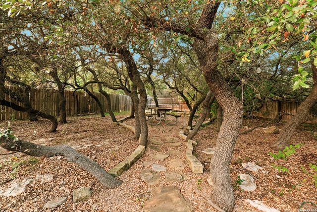 8255 Colonial Woods, Boerne, TX 78015