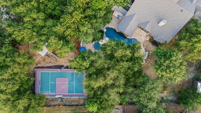 8255 Colonial Woods, Boerne, TX 78015