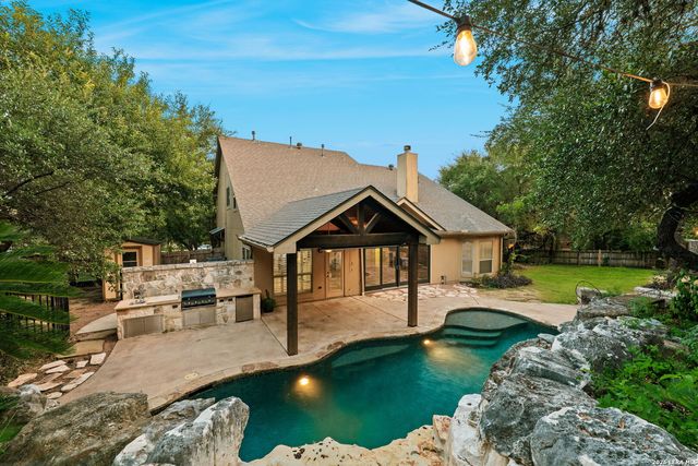 8255 Colonial Woods, Boerne, TX 78015