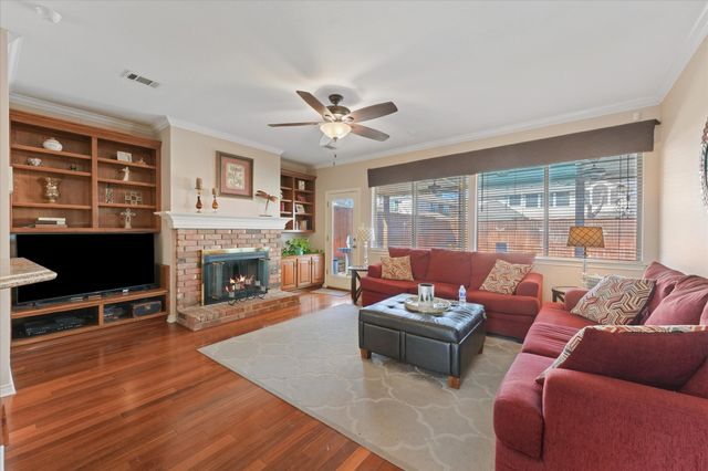 633 Mossycup Oak Drive, Plano, TX 75025