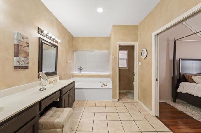 633 Mossycup Oak Drive, Plano, TX 75025