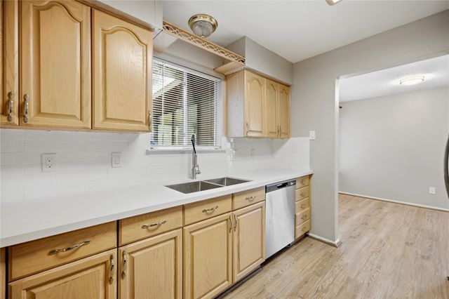6910 Harpers Drive, Richmond, TX 77469