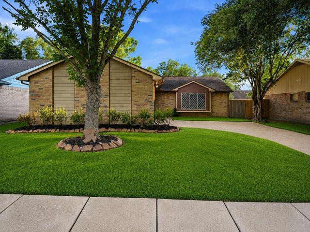 6910 Harpers Drive, Richmond, TX 77469