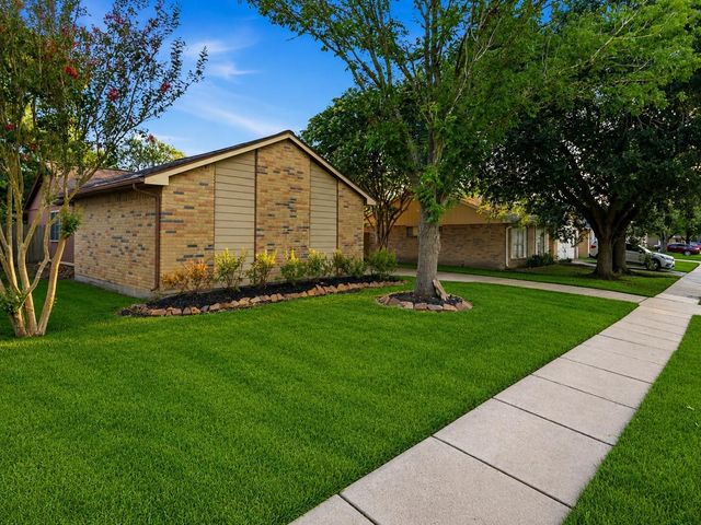 6910 Harpers Drive, Richmond, TX 77469