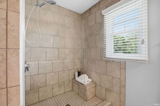6650 N Rhinestone Drive, Ellettsville, IN 47429